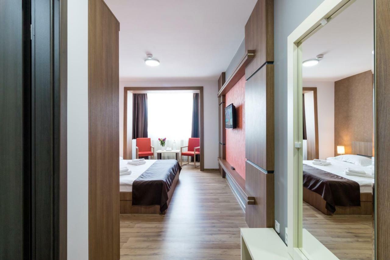 Hb Brilliant Hotel