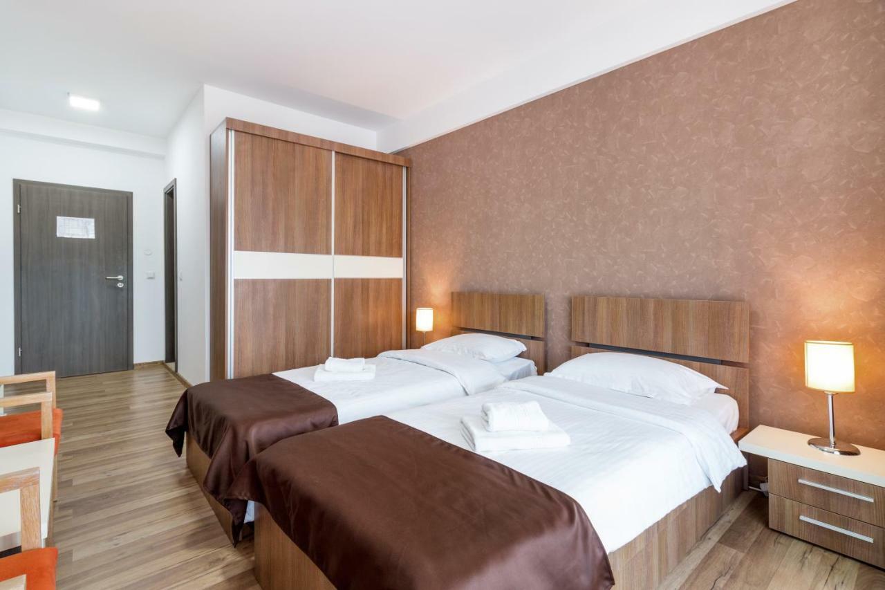 Hb Brilliant 3* Brasov